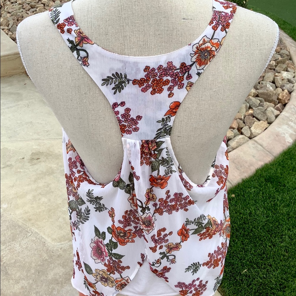 🔥Floral Racerback Tank - Picture 5 of 9